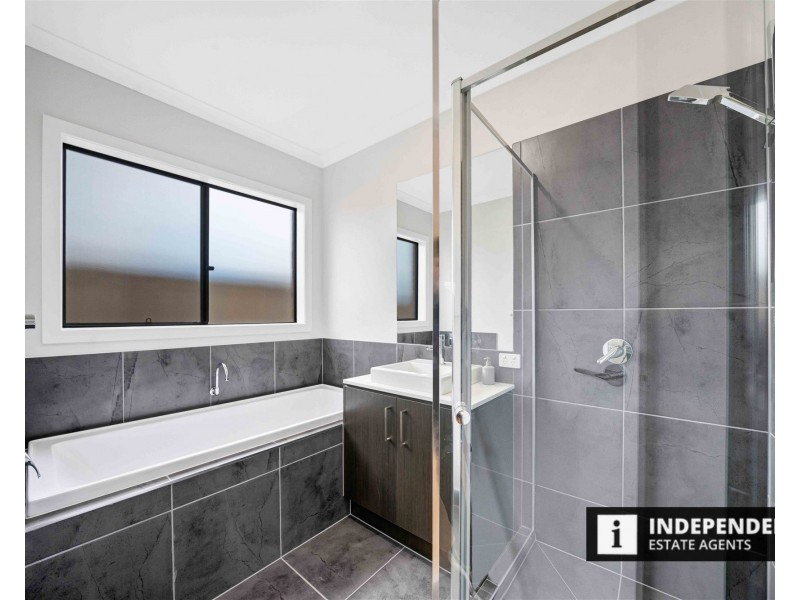 28  Bonito Street, Melton South VIC 3338