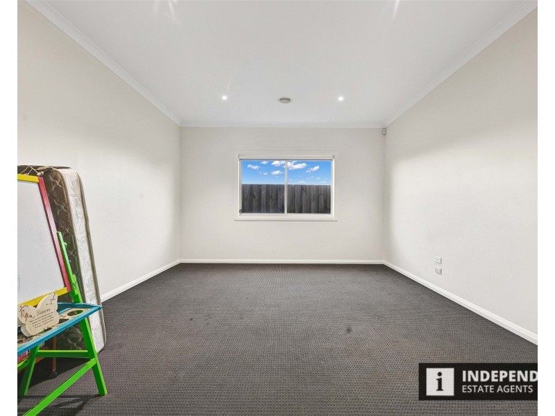 16 Hedgerow  Avenue, Brookfield VIC 3338