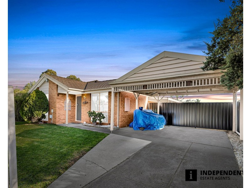 11 Annand Close, Cranbourne West VIC 3977