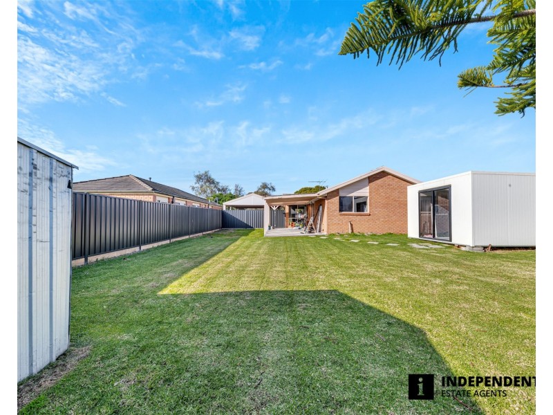 11 Annand Close, Cranbourne West VIC 3977