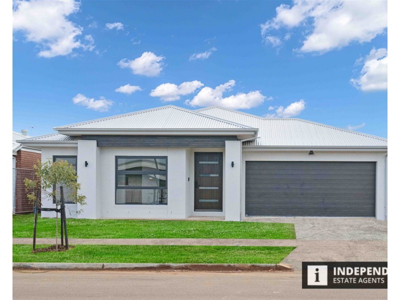 57 Aristides Crecent, Rockbank VIC 3335