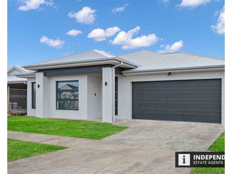 57 Aristides Crecent, Rockbank VIC 3335