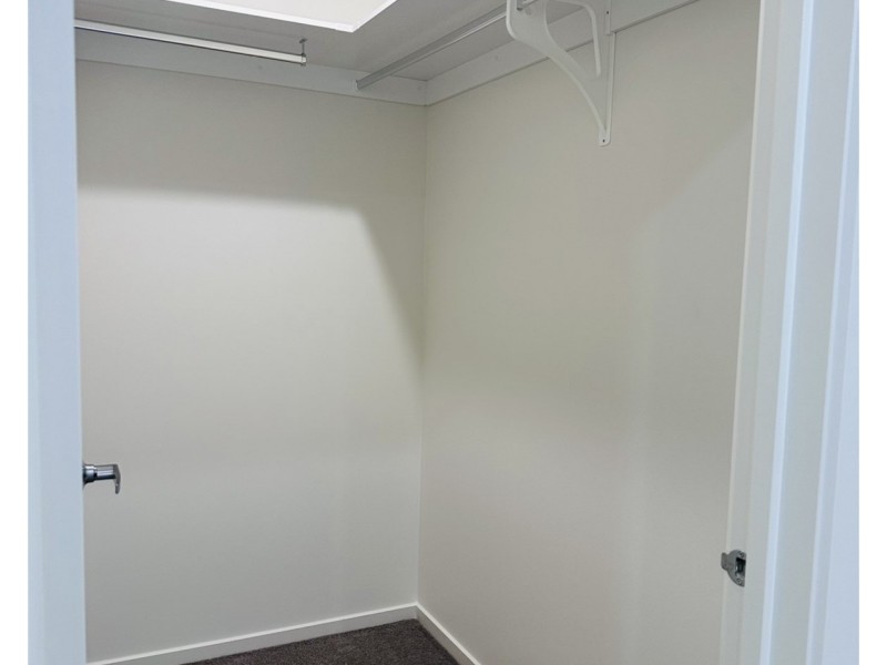 3 Songlark St, Melton South VIC 3338