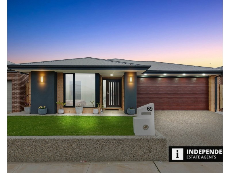 69 Hawkestone Street, Melton South VIC 3338