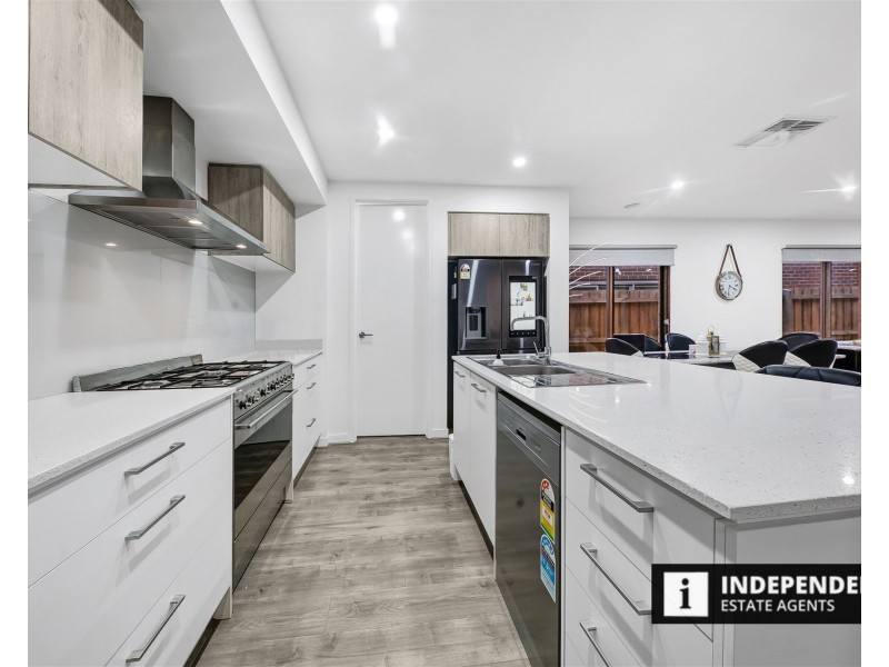 69 Hawkestone Street, Melton South VIC 3338