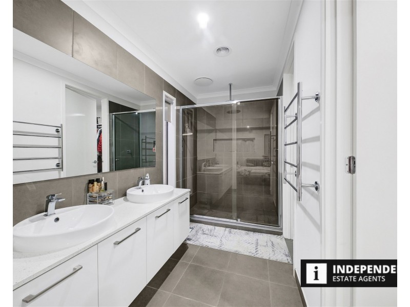 69 Hawkestone Street, Melton South VIC 3338