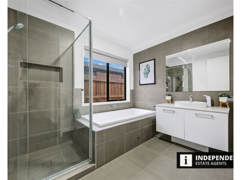 69 Hawkestone Street, Melton South VIC 3338