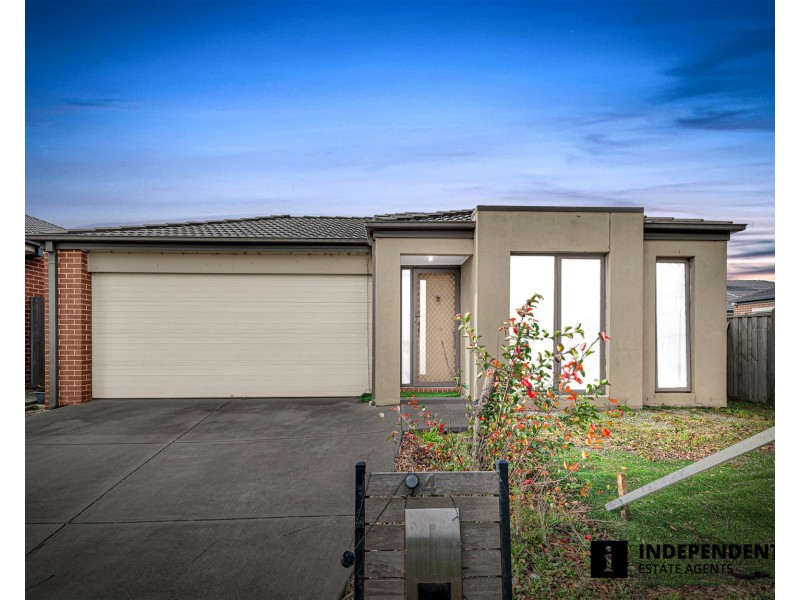4 Glenelg Street, Clyde North VIC 3978