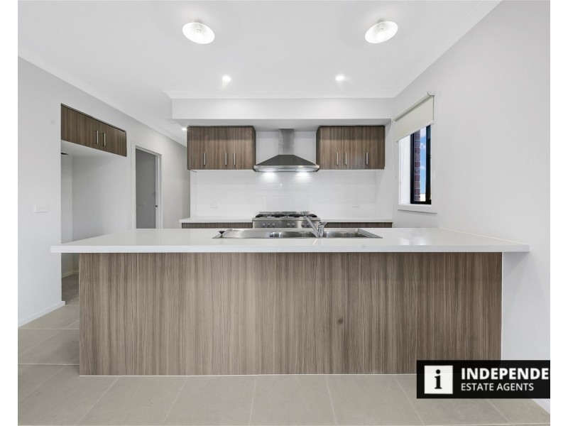 9 Solera street, Brookfield VIC 3338
