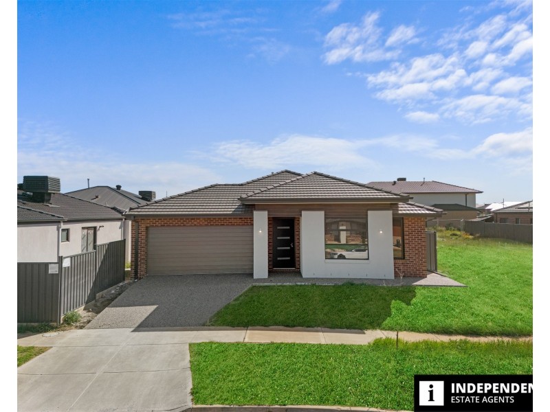 68 Walton Street, Melton South VIC 3338