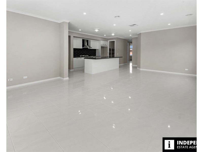 68 Walton Street, Melton South VIC 3338