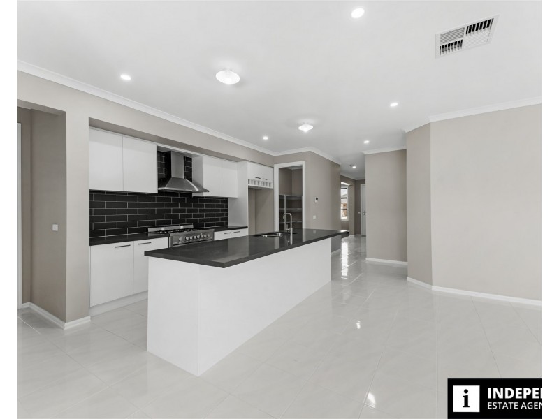 68 Walton Street, Melton South VIC 3338