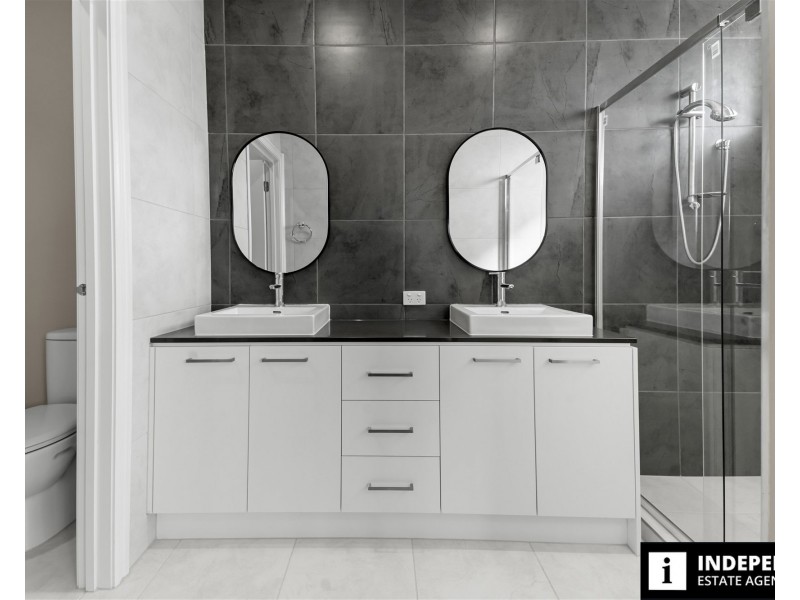 68 Walton Street, Melton South VIC 3338