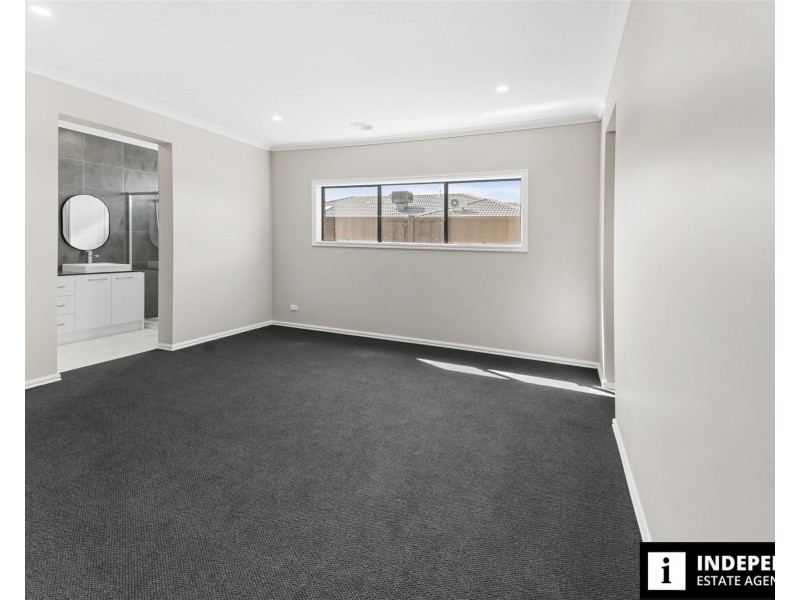 68 Walton Street, Melton South VIC 3338