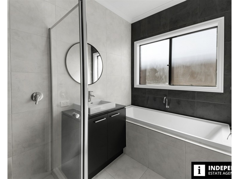 68 Walton Street, Melton South VIC 3338