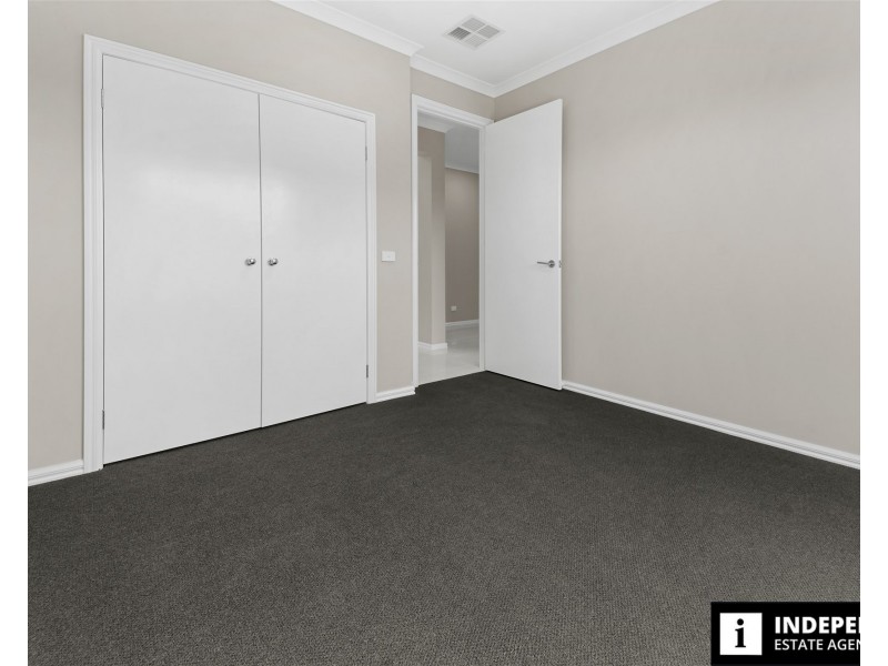 68 Walton Street, Melton South VIC 3338