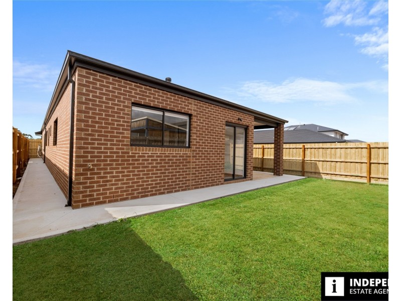 22 Trudeau Road, Melton South VIC 3338