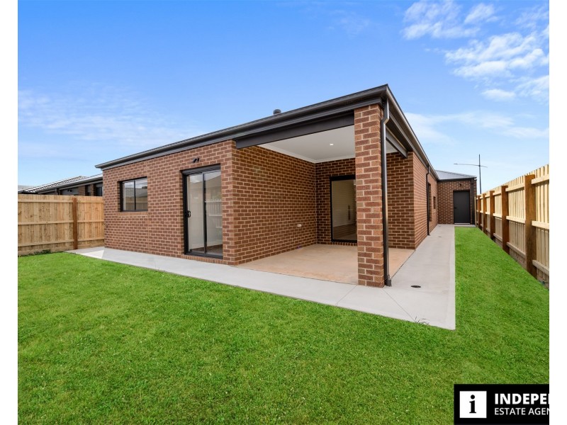 22 Trudeau Road, Melton South VIC 3338