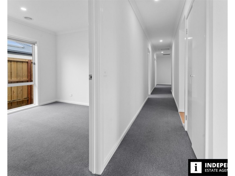 4  Solera street, Brookfield VIC 3338