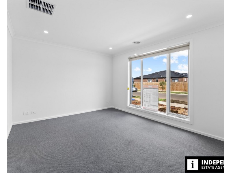 4  Solera street, Brookfield VIC 3338