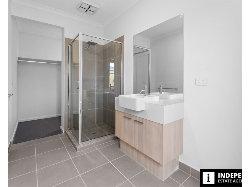 4  Solera street, Brookfield VIC 3338