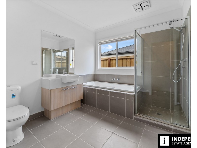 4  Solera street, Brookfield VIC 3338