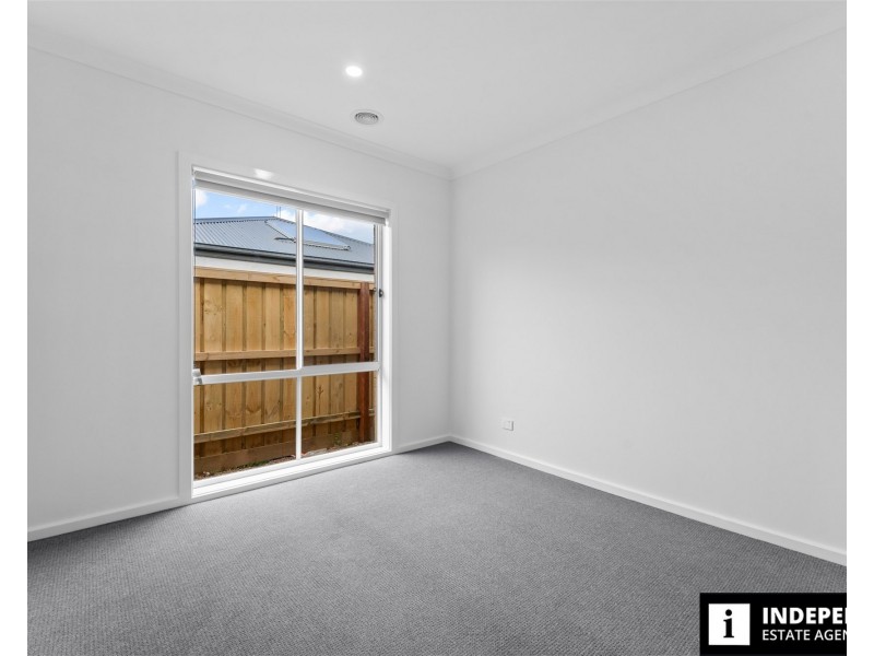 4  Solera street, Brookfield VIC 3338