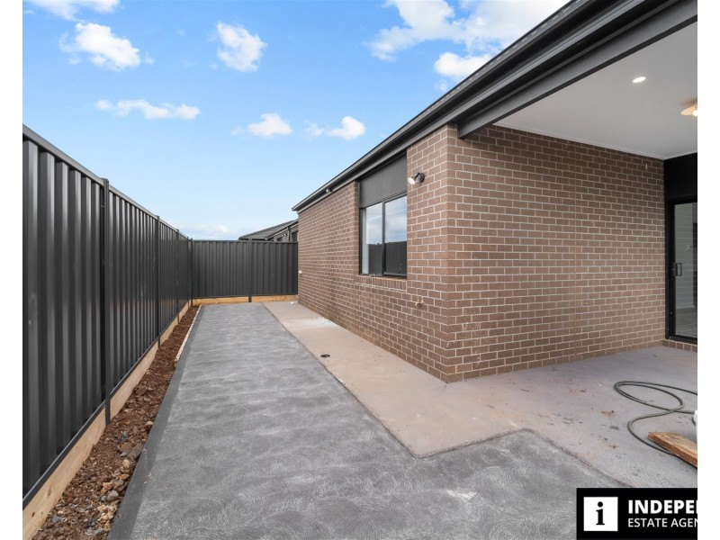 4  Solera street, Brookfield VIC 3338
