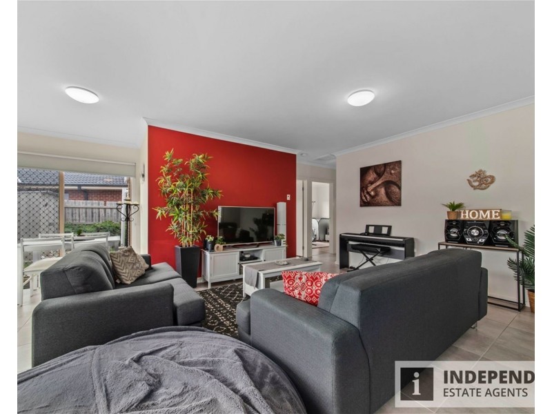 2/11 Bouvardia Crescent, Frankston North VIC 3200