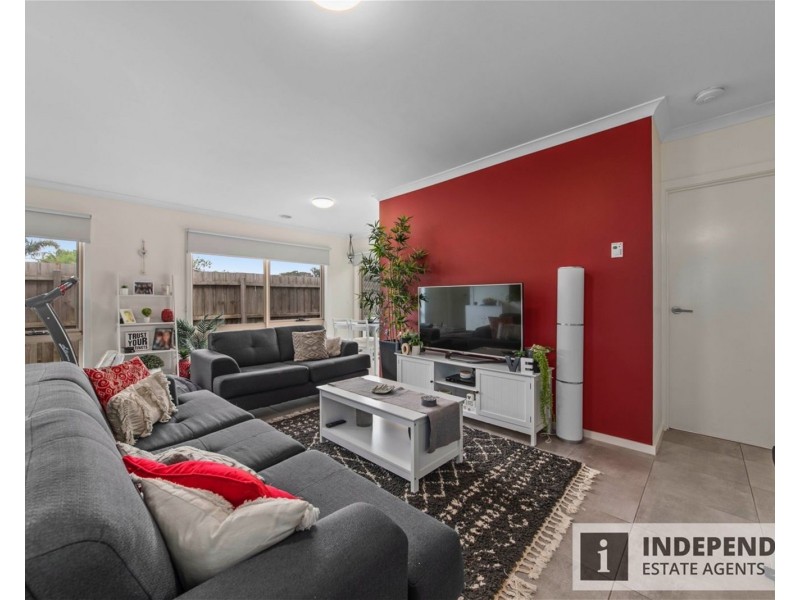 2/11 Bouvardia Crescent, Frankston North VIC 3200