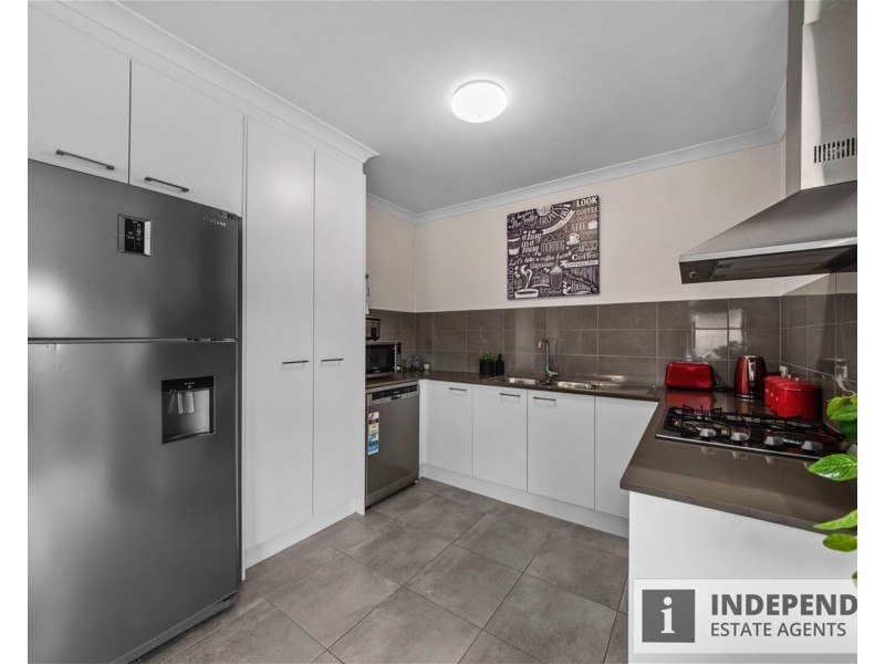 2/11 Bouvardia Crescent, Frankston North VIC 3200