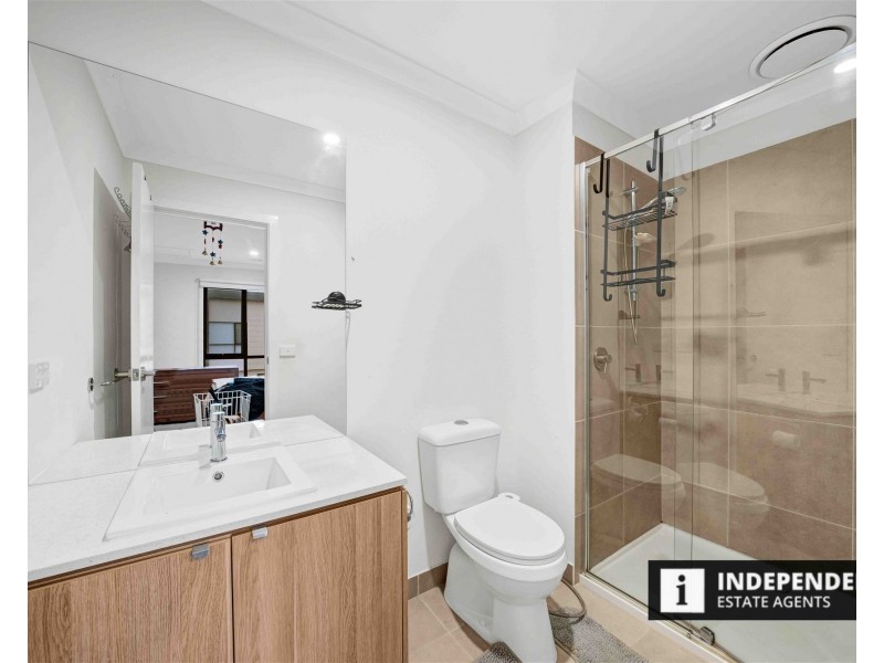 10 Steadfield Circuit, Melton South VIC 3338