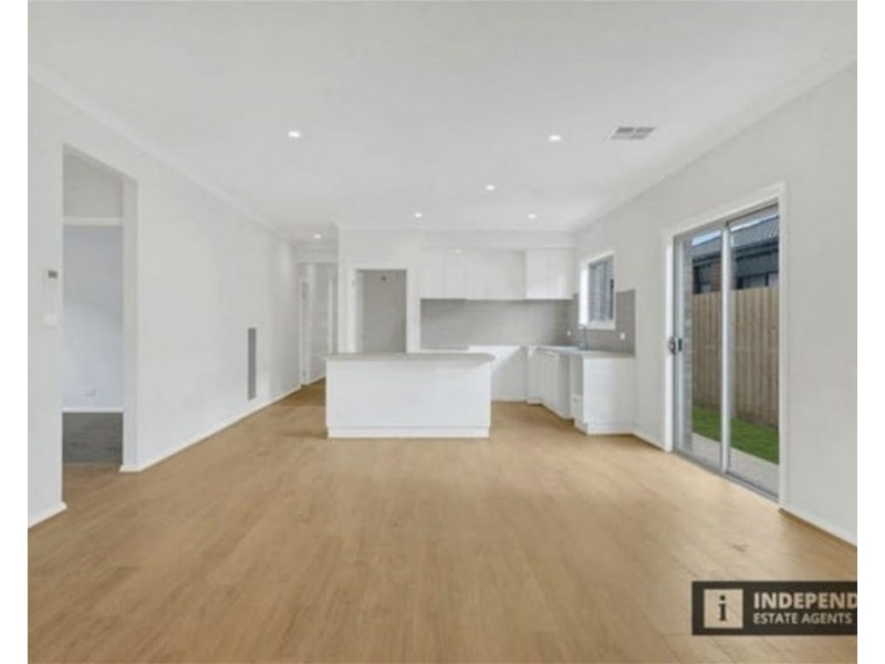 34 Trudeau Road, Melton South VIC 3338