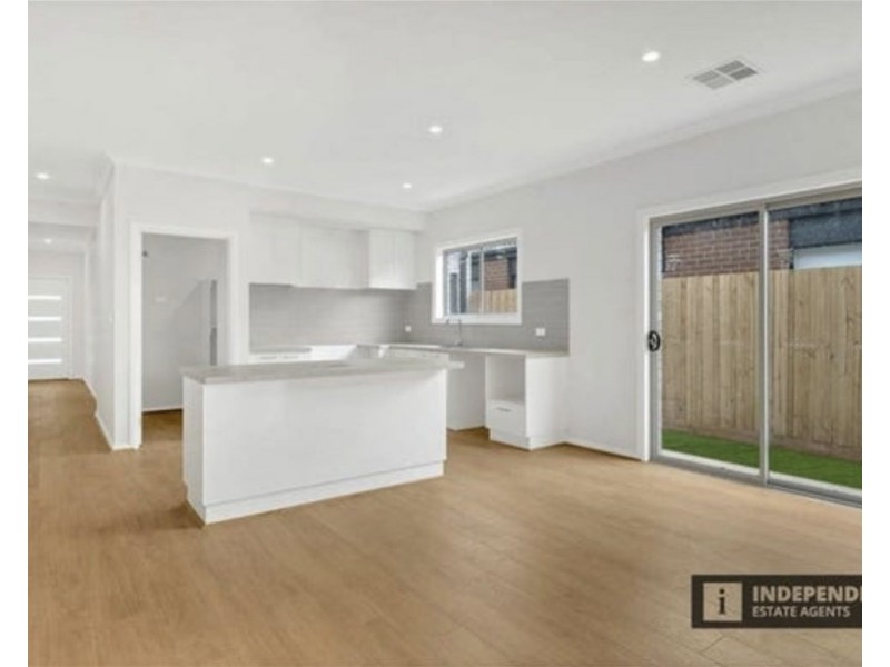 34 Trudeau Road, Melton South VIC 3338