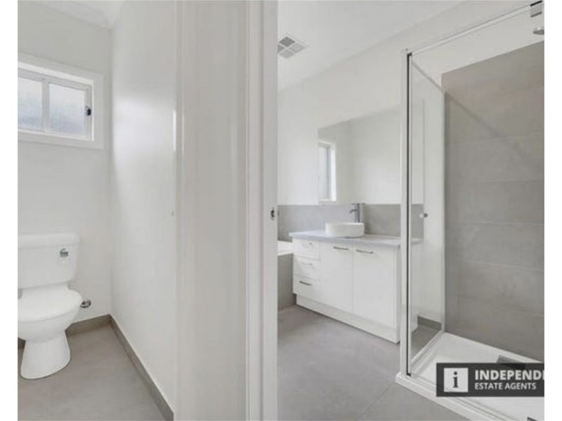 34 Trudeau Road, Melton South VIC 3338