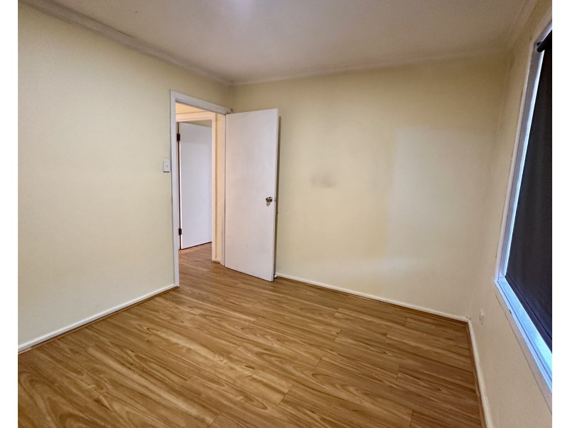 24 Blaxland Rd, Melton South VIC 3338