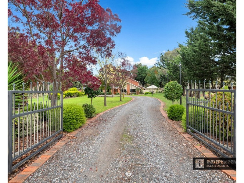 8  Kororoit Court, Kurunjang VIC 3337