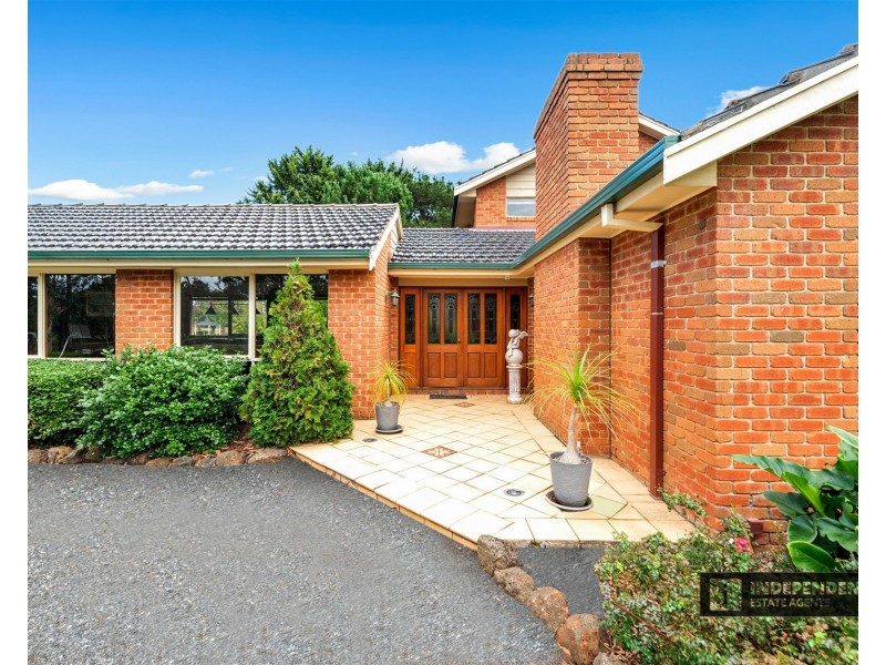 8  Kororoit Court, Kurunjang VIC 3337