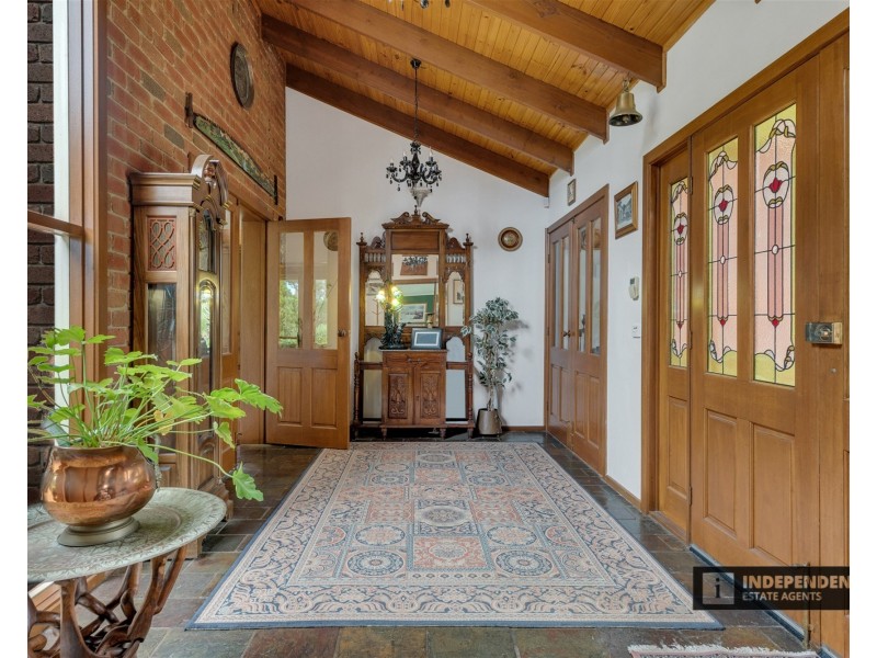 8  Kororoit Court, Kurunjang VIC 3337