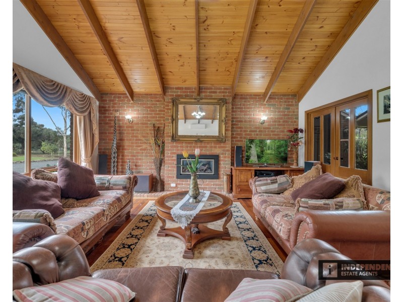 8  Kororoit Court, Kurunjang VIC 3337