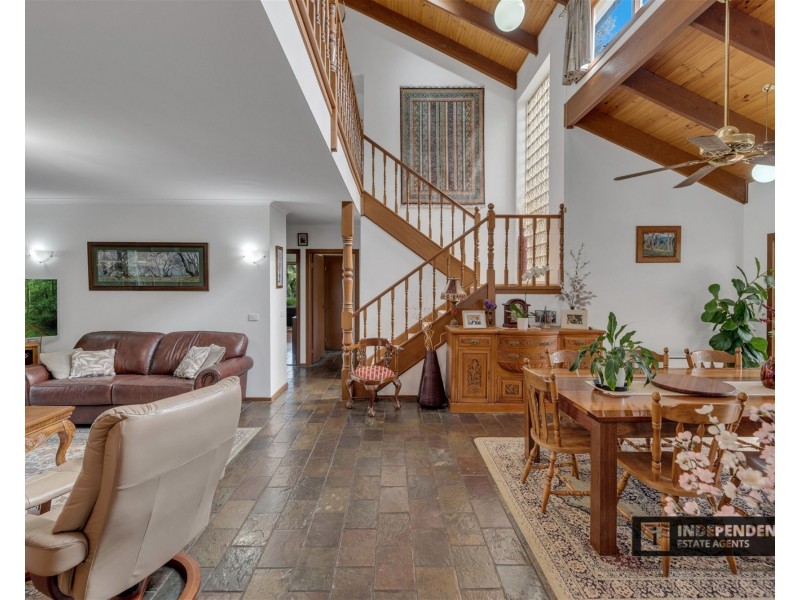 8  Kororoit Court, Kurunjang VIC 3337