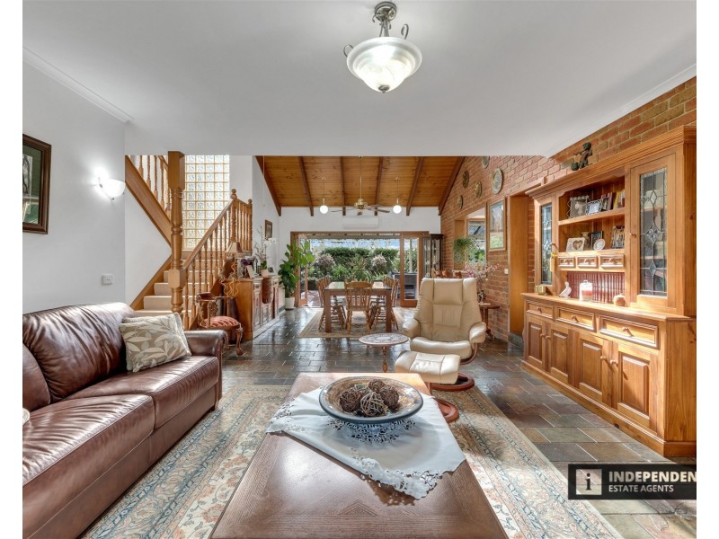 8  Kororoit Court, Kurunjang VIC 3337