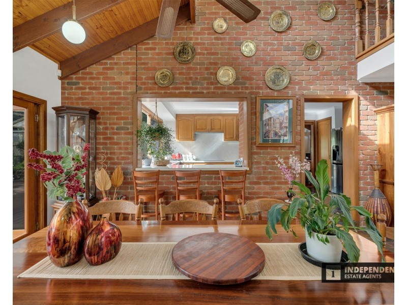 8  Kororoit Court, Kurunjang VIC 3337