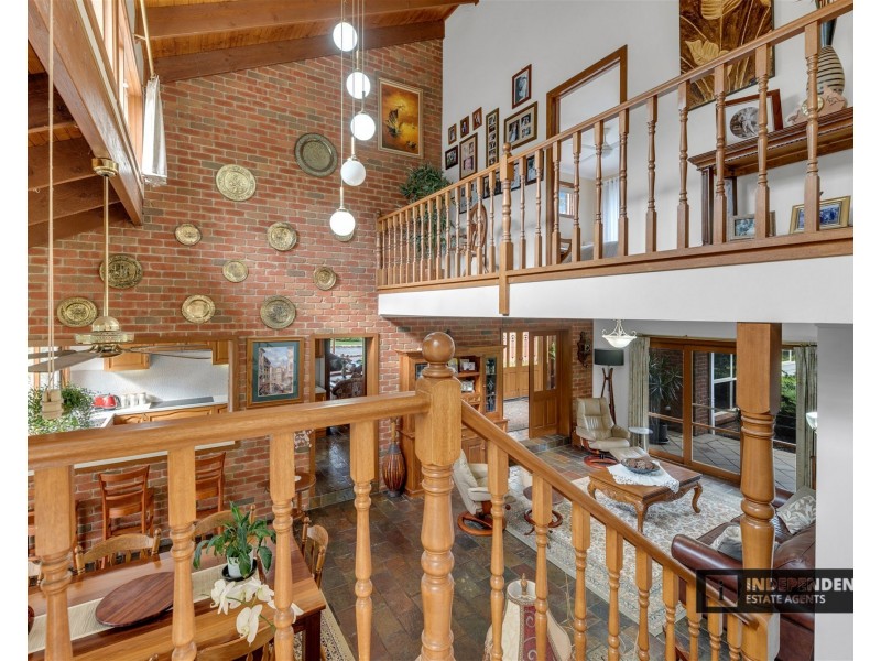 8  Kororoit Court, Kurunjang VIC 3337