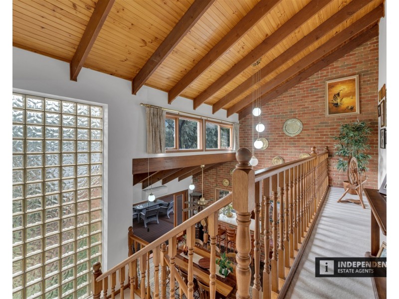 8  Kororoit Court, Kurunjang VIC 3337