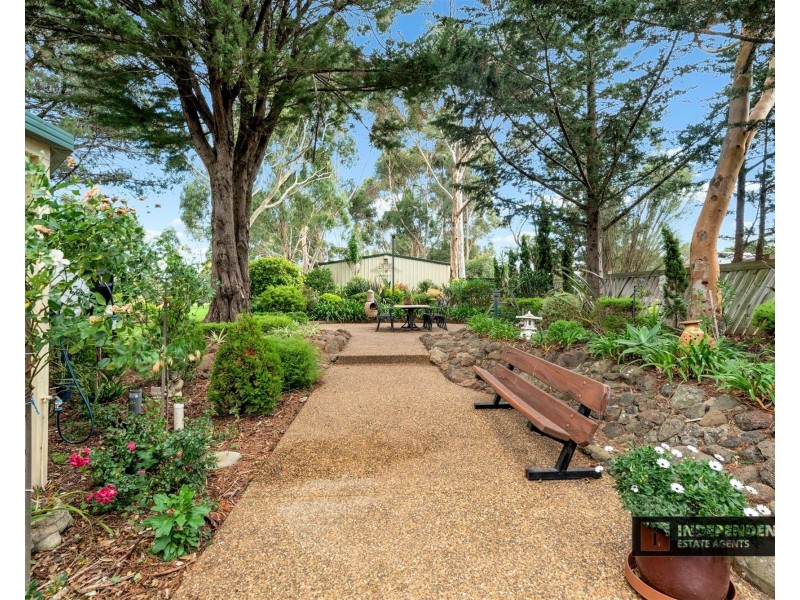 8  Kororoit Court, Kurunjang VIC 3337