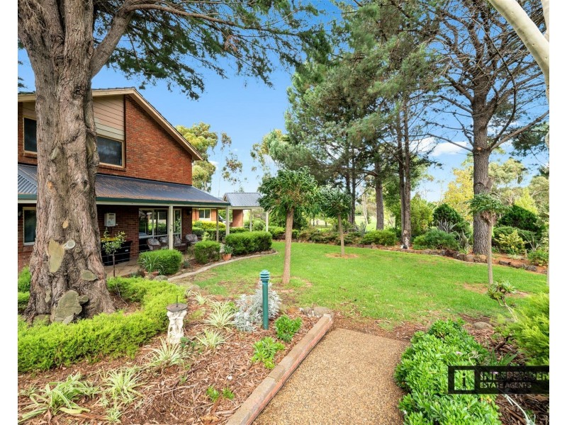 8  Kororoit Court, Kurunjang VIC 3337