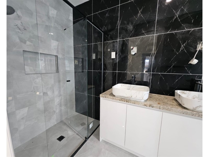 30 Cook Road, Melton South VIC 3338