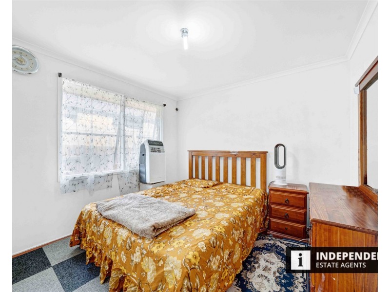 9 Garfield close, Melton South VIC 3338