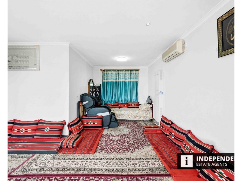 9 Garfield close, Melton South VIC 3338